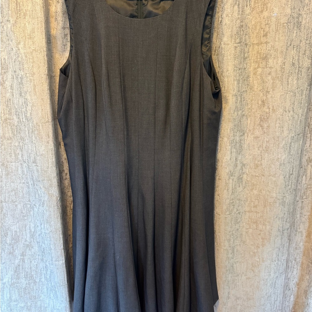 Elegant Gray Sleeveless Dress